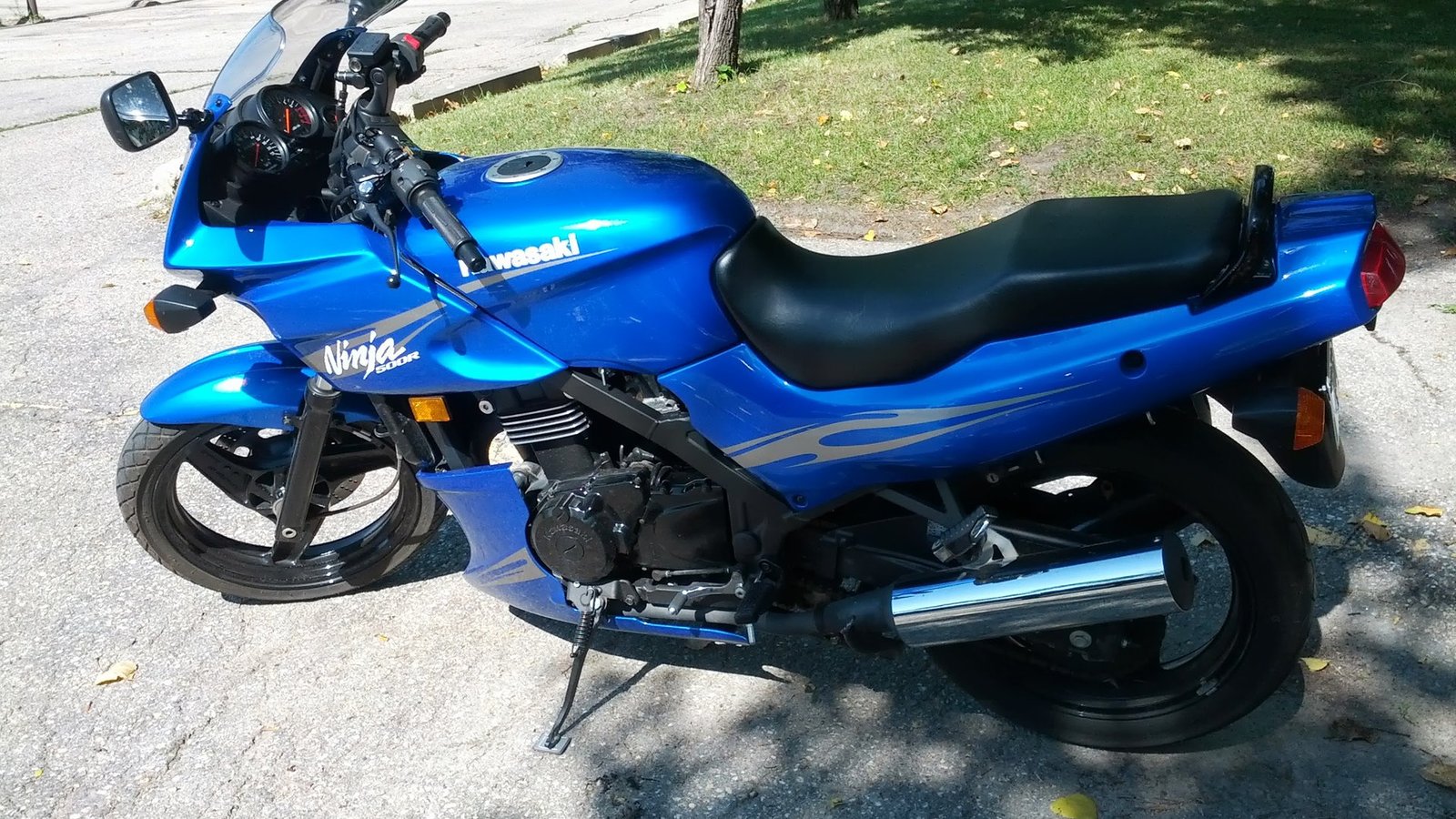 2009 Kawasaki Ninja 500R EX500 motorcycle in Candy Plasma Blue, another view of the Ninja 500